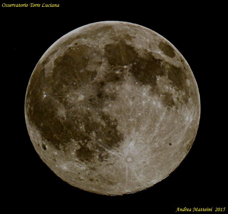 foto Osserviamo la Luna al primo quarto