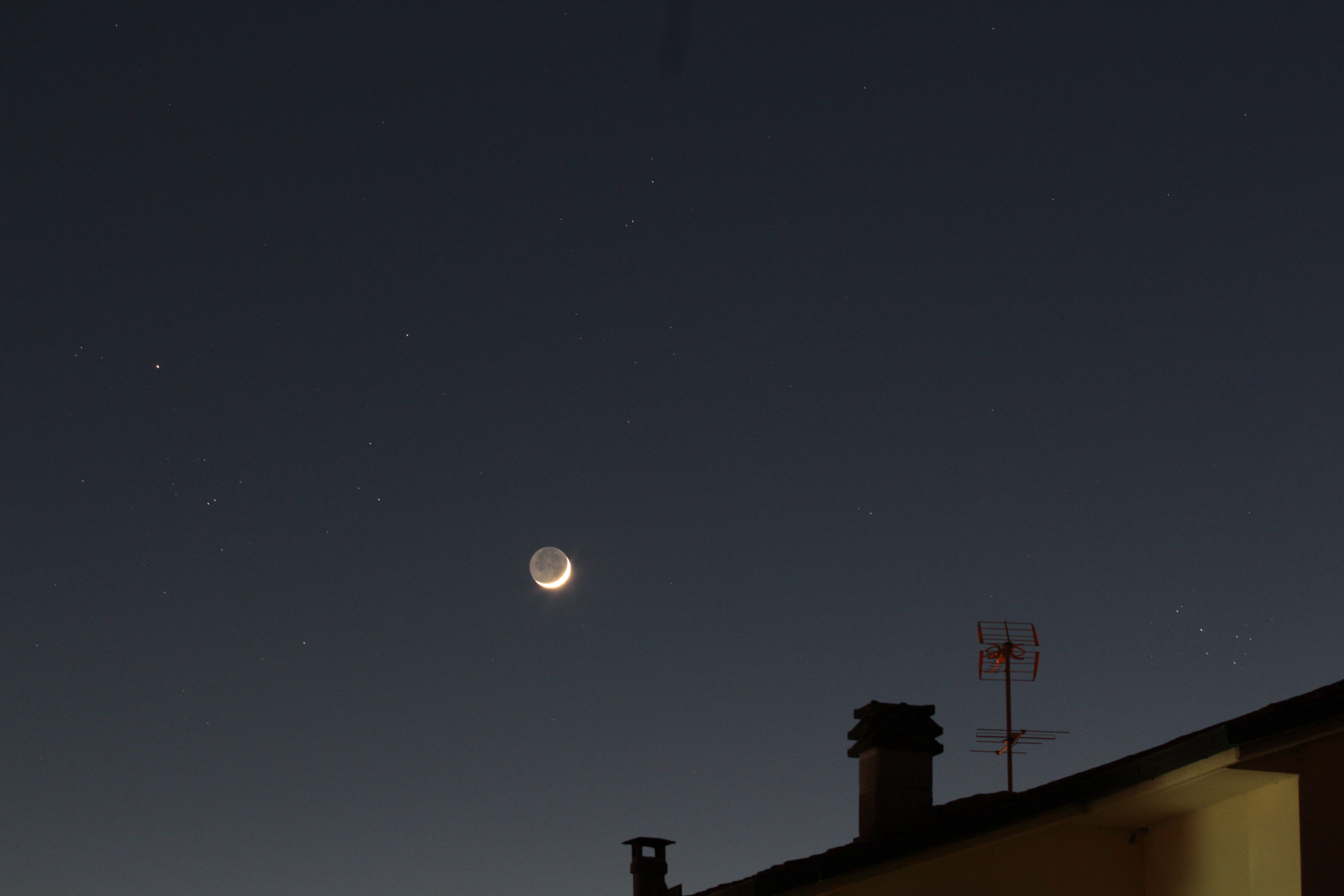 foto Luna nella Costellazione del Toro